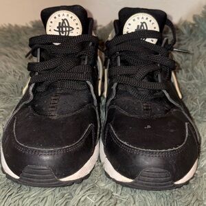 Kids Black Nike Sneakers